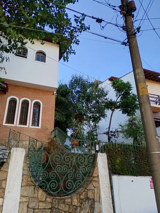 Foto do imóvel - Casa à venda com 3 quartos, 2 suítes, 147 m², 3 banheiros e 2 vagas na garagem em