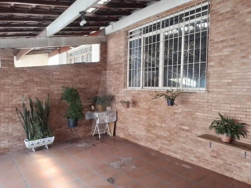 Foto do imóvel - Casa à venda com 3 quartos, 1 suíte, 160 m², 3 banheiros e 2 vagas na garagem em