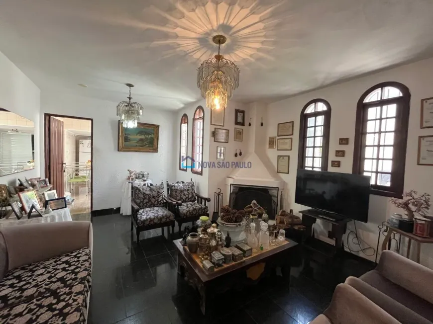 Foto do imóvel - Casa à venda com 4 quartos, 2 suítes, 173 m², 3 banheiros e 2 vagas na garagem em