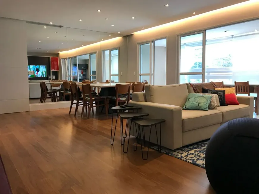 Foto do imóvel - Apartamento para alugar com 3 quartos, 3 suítes, 140 m², 5 banheiros e 3 vagas na garagem em