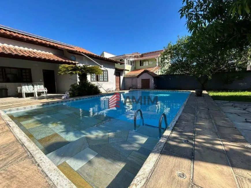 Foto do imóvel - Casa à venda com 3 quartos, 1 suíte, 187 m², 3 banheiros e 5 vagas na garagem em