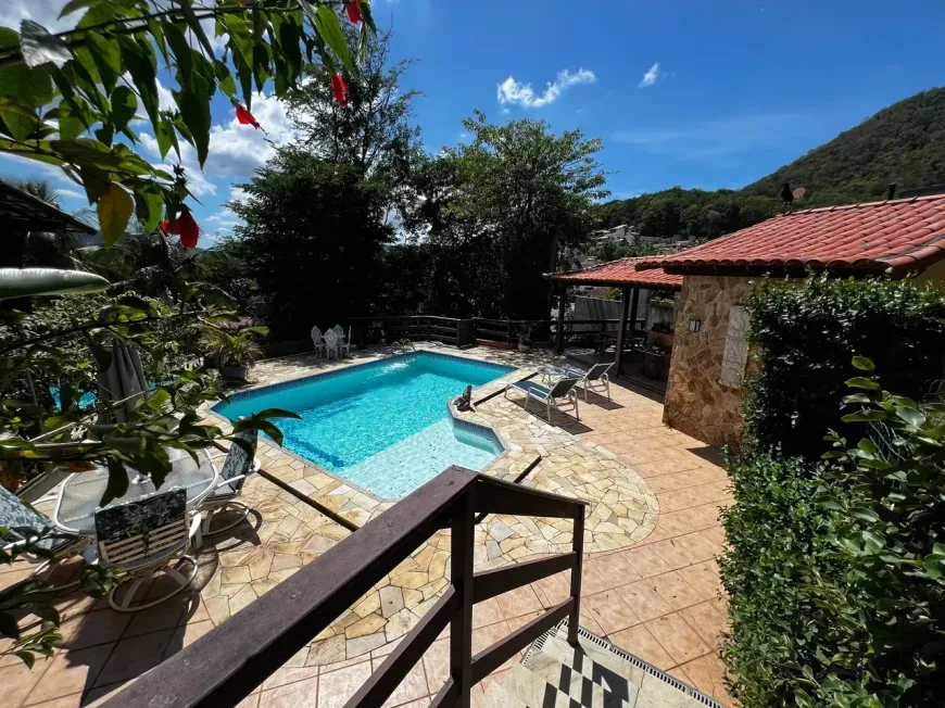 Foto do imóvel - Casa de condomínio à venda com 4 quartos, 1 suíte, 280 m², 5 banheiros e 2 vagas na garagem em