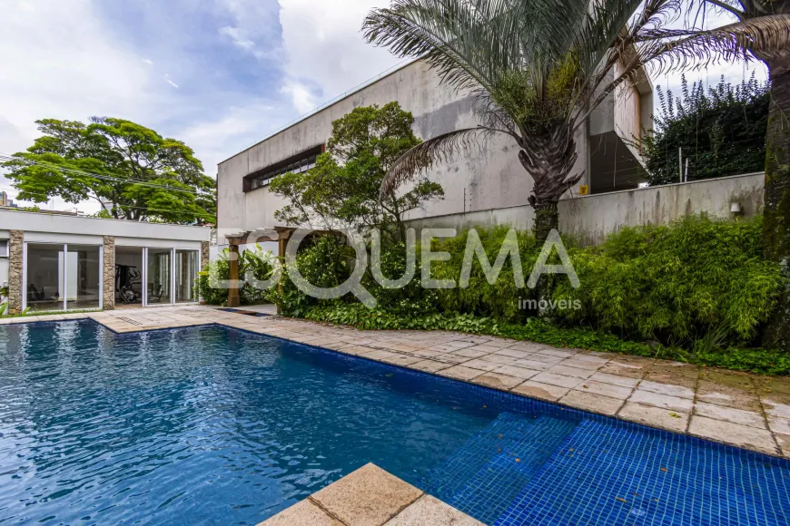 Foto do imóvel - Casa para alugar com 4 quartos, 4 suítes, 720 m², 8 banheiros e 8 vagas na garagem em