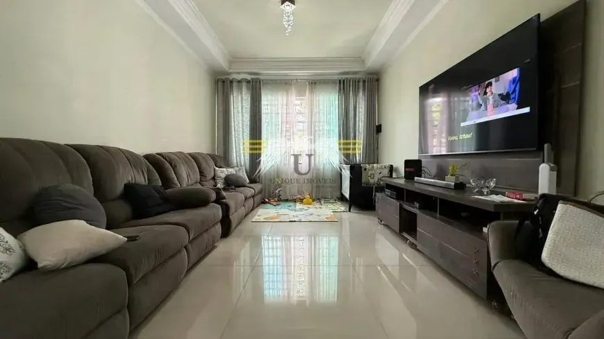 Foto do imóvel - Casa para alugar com 3 quartos, 3 suítes, 320 m², 4 banheiros e 3 vagas em