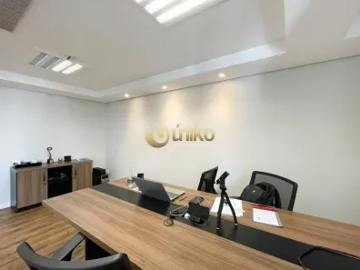 Conjunto Comercial / Sala à venda, 78m² no Centro, Curitiba