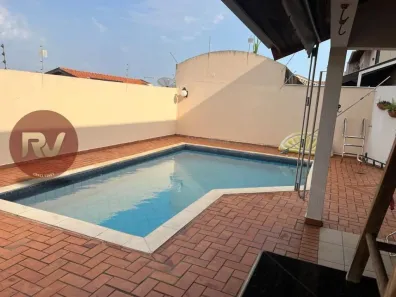 Casa com 3 Quartos à venda, 197m² no Jardim Alvorada, Londrina