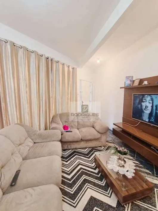 Foto do imóvel - Casa para alugar com 3 quartos, 2 banheiros e 1 vaga na garagem em