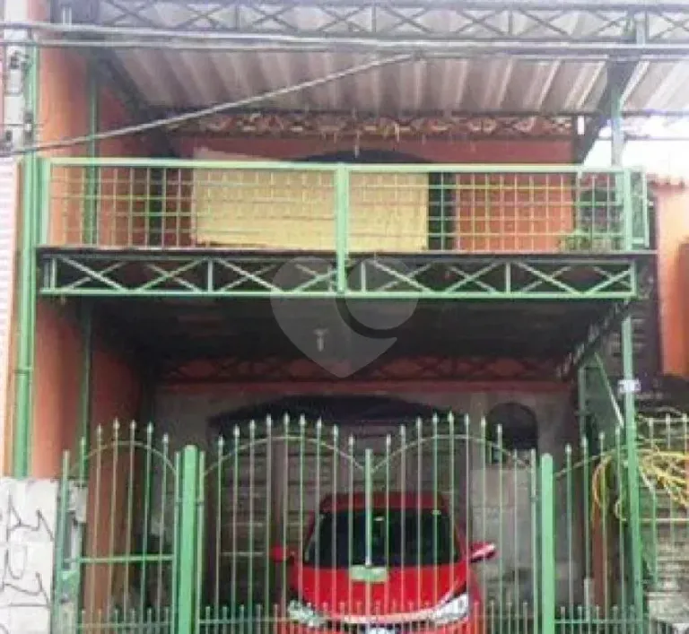 Foto do imóvel - Sobrado à venda com 3 quartos, 1 suíte, 3 banheiros e 3 vagas na garagem em