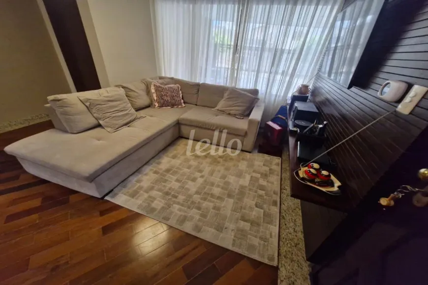 Foto do imóvel - Casa à venda com 3 quartos, 1 suíte, 136 m², 2 banheiros e 2 vagas na garagem em