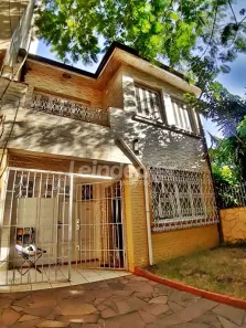Conjunto Comercial / Sala com 4 Quartos para alugar, 235m² no Petrópolis, Porto Alegre