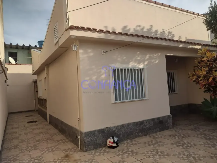 Foto do imóvel - Casa para alugar com 2 quartos, varanda, cozinha com armários, 58 m², 1 banheiro e 1 vaga na.