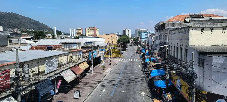 Foto do imóvel - Ponto comercial/Loja/Box à venda com 701 m² e 5 banheiros próximo à Estação Madureira em