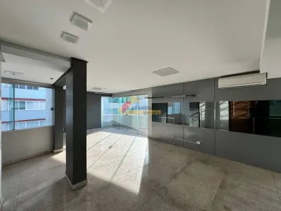 Apartamento com 3 Quartos para alugar, 289m² no Centro, Divinópolis