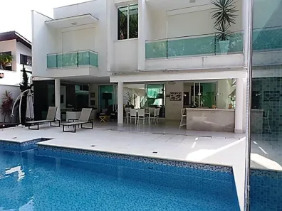 Sobrado com 6 Quartos à venda, 600m² no Centro, Bertioga