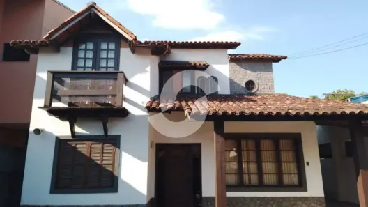 Casa com 4 Quartos à venda, 720m² no Itaipu, Niterói