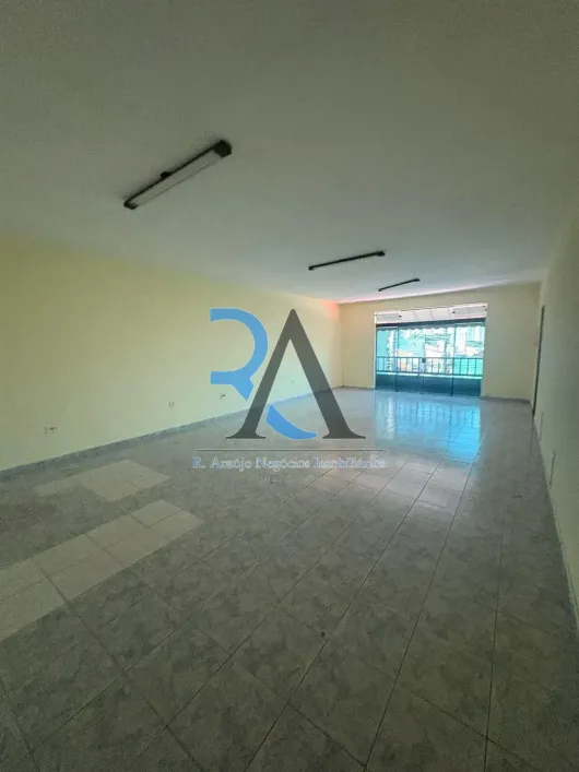 Foto do imóvel - Prédio inteiro para alugar com 186 m², 2 banheiros e 2 vagas na garagem em
