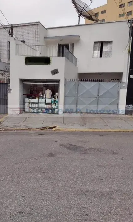 Foto do imóvel - Sobrado para alugar com 3 quartos, 2 banheiros, 1 vaga na garagem e 200 m² próximo ao Metrô.