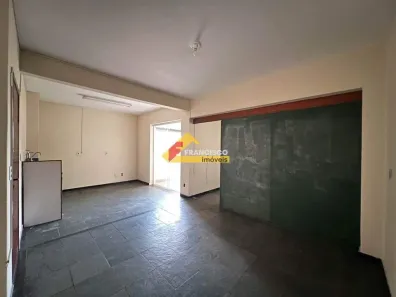 Conjunto Comercial / Sala com 3 Quartos para alugar, 70m² no Centro, Divinópolis