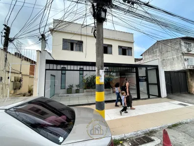Sobrado com 3 Quartos à venda, 112m² no Centro, Macaé