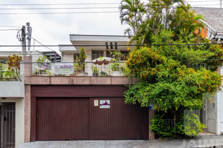 Foto do imóvel - Casa à venda com 3 quartos, 1 suíte, 300 m², 2 a 3 banheiros, 2 vagas na garagem, quintal e.