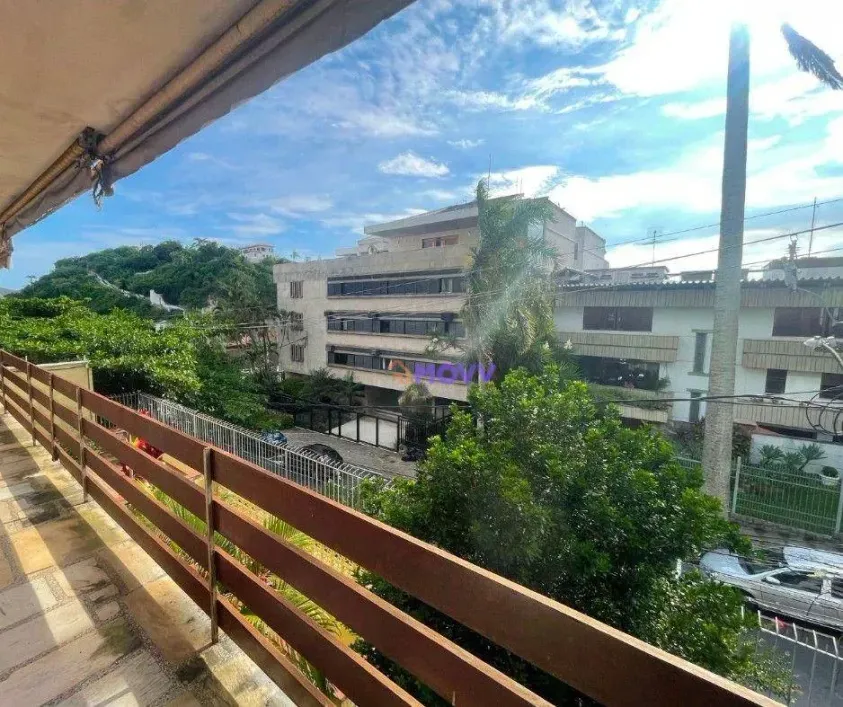 Foto do imóvel - Casa à venda com 5 quartos, 3 banheiros, 2 vagas e aceita animais em