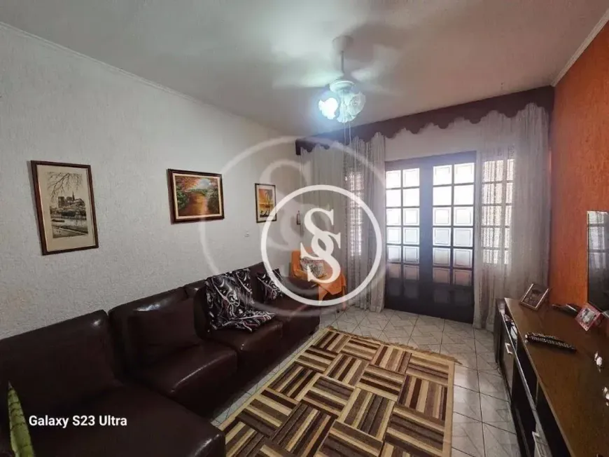 Foto do imóvel - Casa à venda com 2 quartos, 2 banheiros e 2 vagas na garagem em