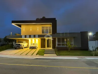 Casa de Condomínio com 4 Quartos à venda, 251m² no Centro, Camboriú