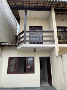 Casa com 2 Quartos para alugar, 80m² no Sol e Mar, Macaé