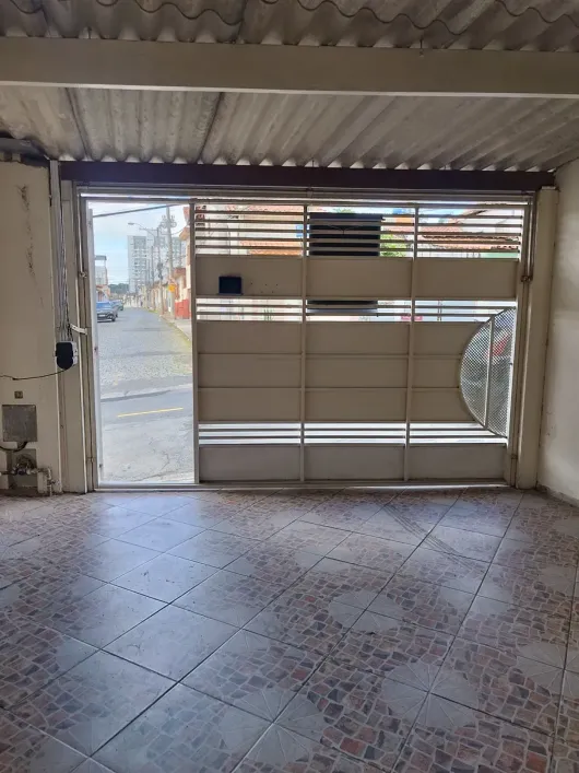 Foto do imóvel - Casa térrea à venda com 2 quartos, 2 banheiros, 1 vaga e aceita animais próximo à Estação Mogi.