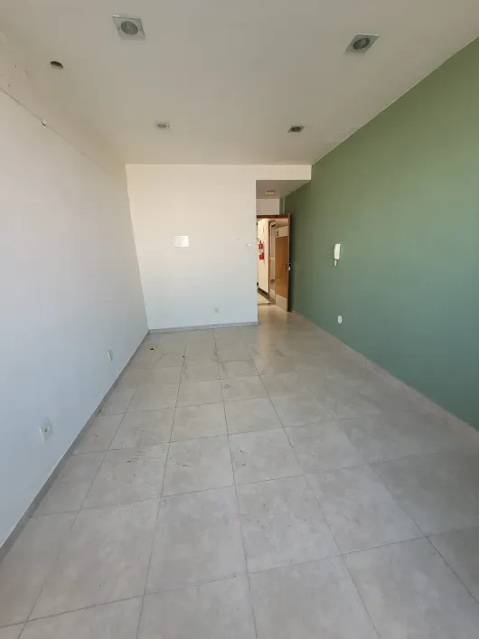Foto do imóvel - Ponto comercial/LOja/Box para alugar com 22 m², 1 banheiro e próximo à Estação Rocha Miranda em