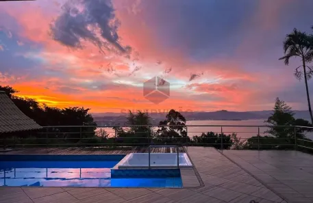 Casa com 4 Quartos à venda, 410m² no Centro, Florianópolis