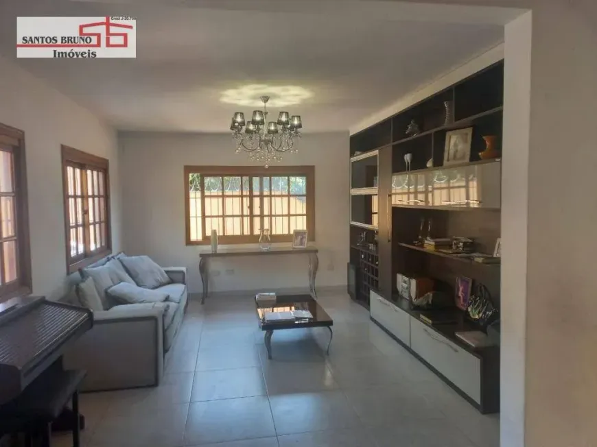 Foto do imóvel - Sobrado à venda com 3 quartos, 1 suíte, 2 banheiros, 170 m², 3 vagas, mobiliado e quintal em