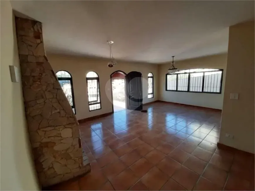 Foto do imóvel - Casa para comprar com 160 m², 3 quartos, 2 banheiros, 5 vagas