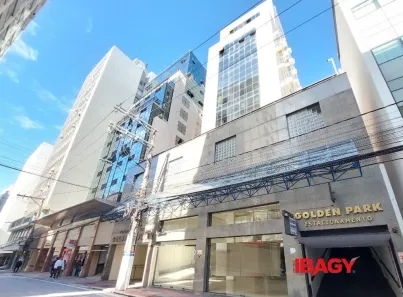 Conjunto Comercial / Sala para alugar, 68m² no Centro, Florianópolis