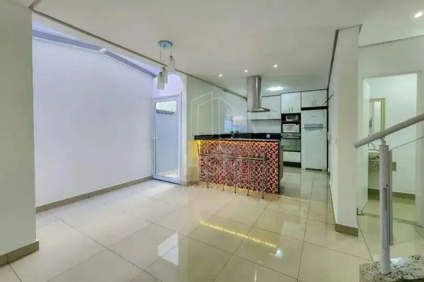 Foto do imóvel - Sobrado para alugar com 190 m², 3 quartos, 3 banheiros, 2 vagas
