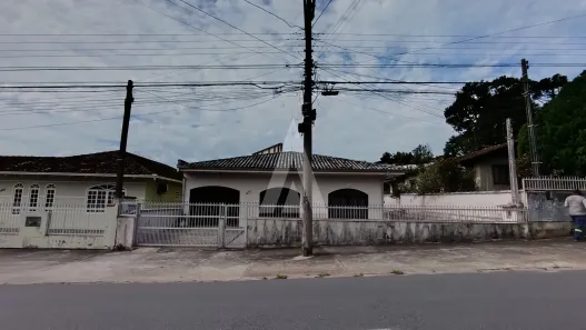 Casa com 2 Quartos para alugar, 132m² no Petrópolis, Joinville