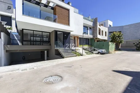 Casa de Condomínio com 3 Quartos à venda, 242m² no Campo Comprido, Curitiba