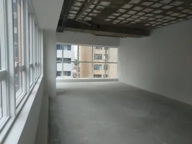 Conjunto Comercial / Sala à venda, 60m² no Centro, Curitiba