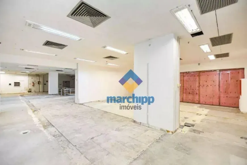 Foto do imóvel - Ponto comercial loja box disponível para locação com 403 m², 3 banheiros e 15 vagas na garagem.