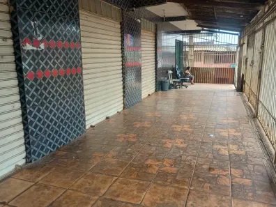 Prédio/Edifício Inteiro com 5 Quartos à venda, 300m² no Recanto das Emas, Brasília