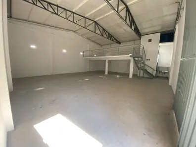 Prédio/Edifício Inteiro para alugar, 300m² no Goiabeira, Cuiabá
