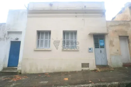 Casa com 3 Quartos para alugar, 80m² no Centro, Pelotas