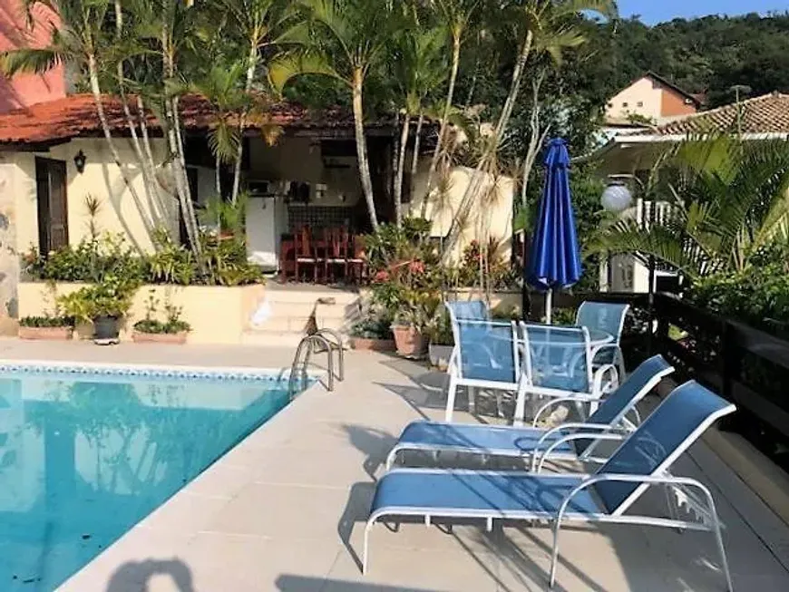 Foto do imóvel - Casa de condomínio à venda com 4 quartos, 2 suítes, 262 m², 2 banheiros e 2 vagas na garagem em