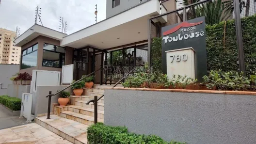 Apartamento com 2 Quartos para alugar, 77m² no Centro, Araraquara