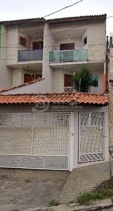 Foto do imóvel - Sobrado à venda com 3 quartos, 1 suíte, 360 m², 2 banheiros e 5 vagas na garagem em