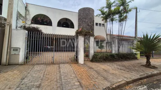 Sobrado com 4 Quartos à venda, 322m² no Vila Nogueira, Campinas