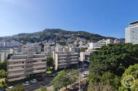 Apartamento com 3 Quartos para alugar, 61m² no Centro, Florianópolis
