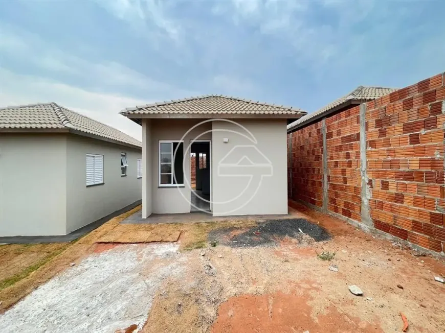 Foto do imóvel - Casa para alugar com 2 quartos, 1 banheiro, quintal e 1 vaga na garagem em
