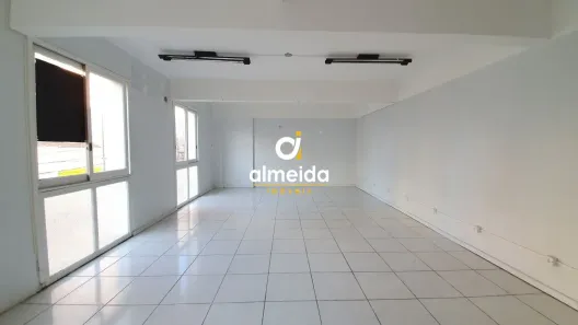 Conjunto Comercial / Sala com 4 Quartos à venda, 328m² no Centro, Santa Maria