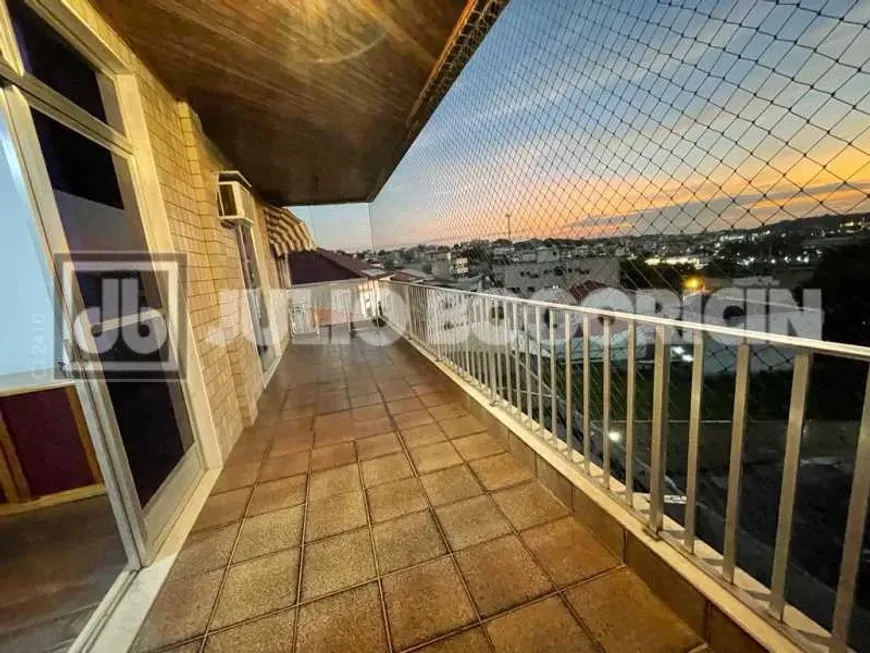 Foto do imóvel - Apartamento para alugar com 3 quartos, 1 suíte, 3 banheiros, 218 m² e 2 vagas em